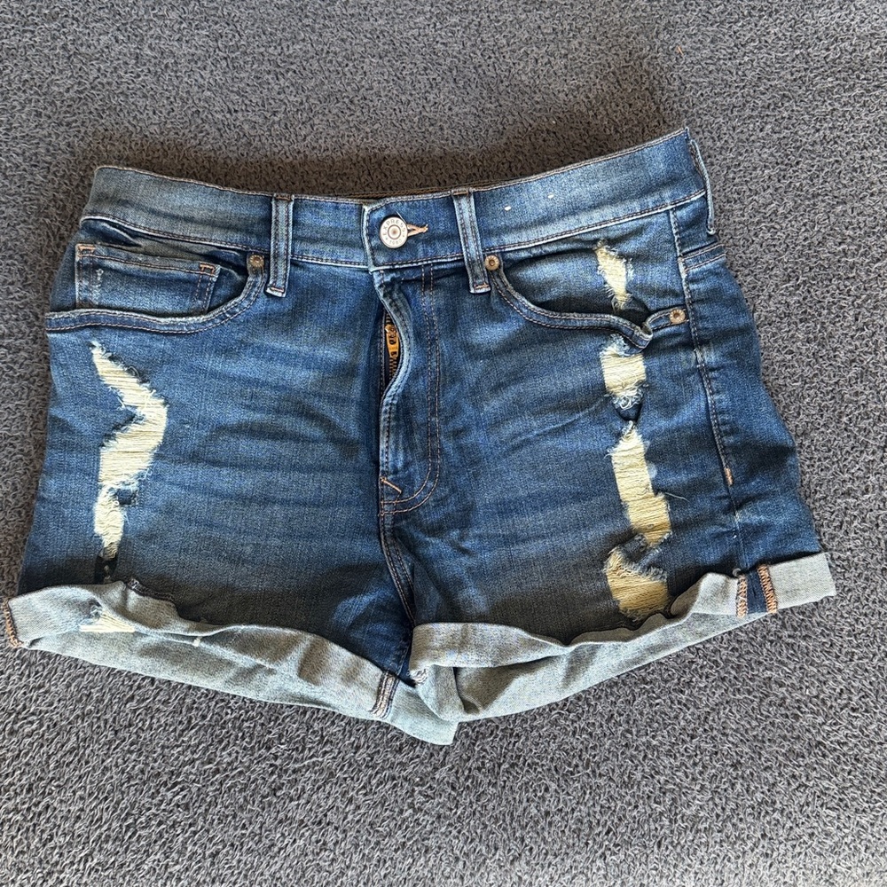 Express stretch performance shortie high rise shorts, size 6